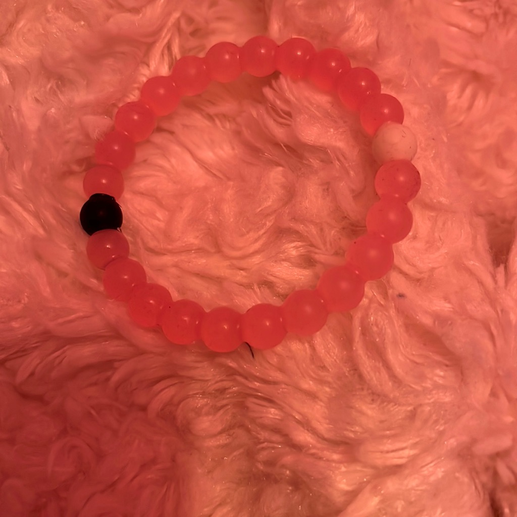 Baby Pink Lokai 15$